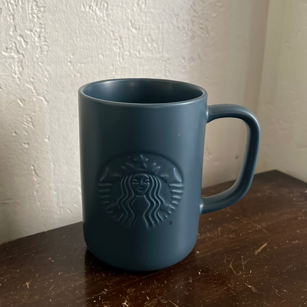 Starbucks, 2022 coffee mug